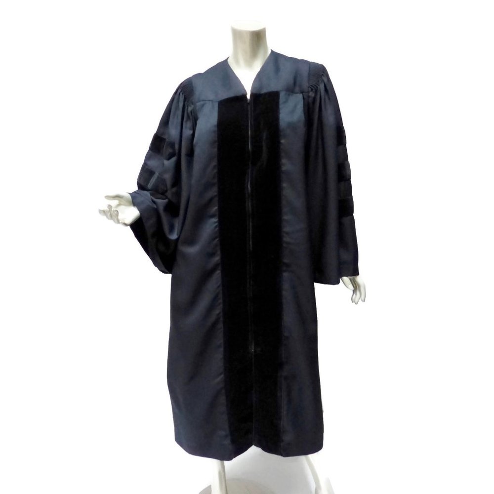 Black Oak Hall Doctoral Gown Size 2 5'6" to 5'8"